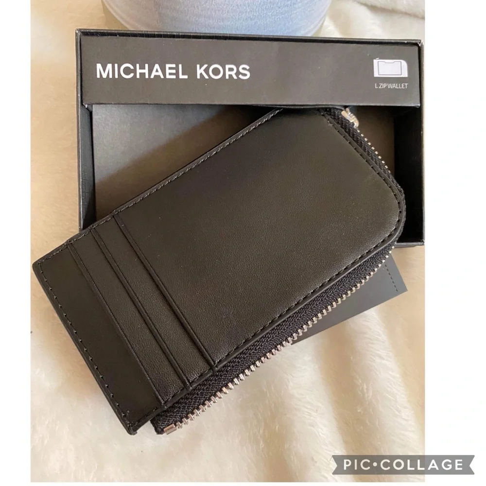 ✨🆕✨Brand New Michael Kors L Zip Wallet